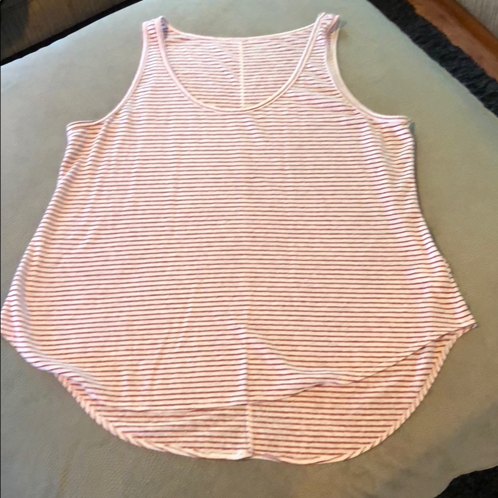 🚫🚫SOLD🚫🚫 Old Navy tunic style tank🌺🌺